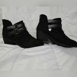 8 1/2 black booties New